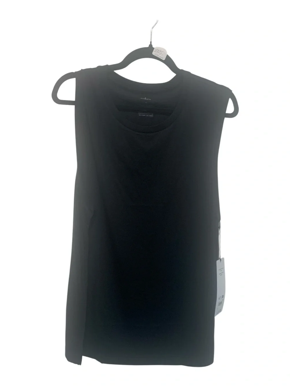48. NWT Alo Yoga triumph muscle tank Size M